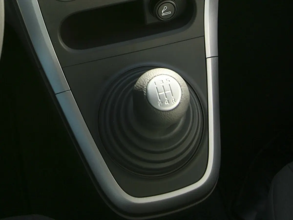 Suzuki Splash I Хэтчбек 5 дв. — сүрөт 10