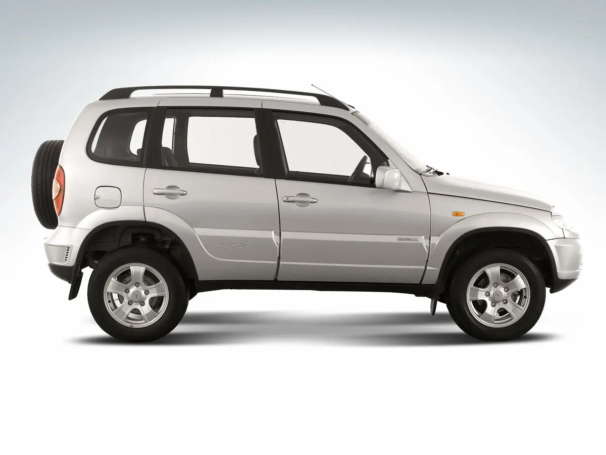 Chevrolet Niva I Рестайлинг Внедорожник 5 дв. — 照片 2