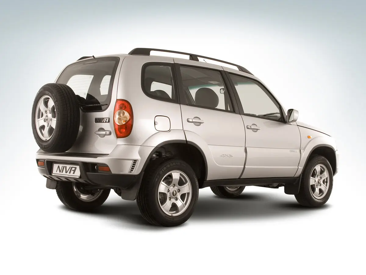 Chevrolet Niva I Рестайлинг Внедорожник 5 дв. — 照片 5