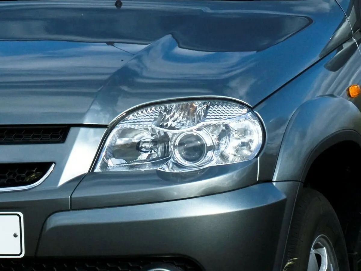 Chevrolet Niva I Рестайлинг Внедорожник 5 дв. — 照片 11