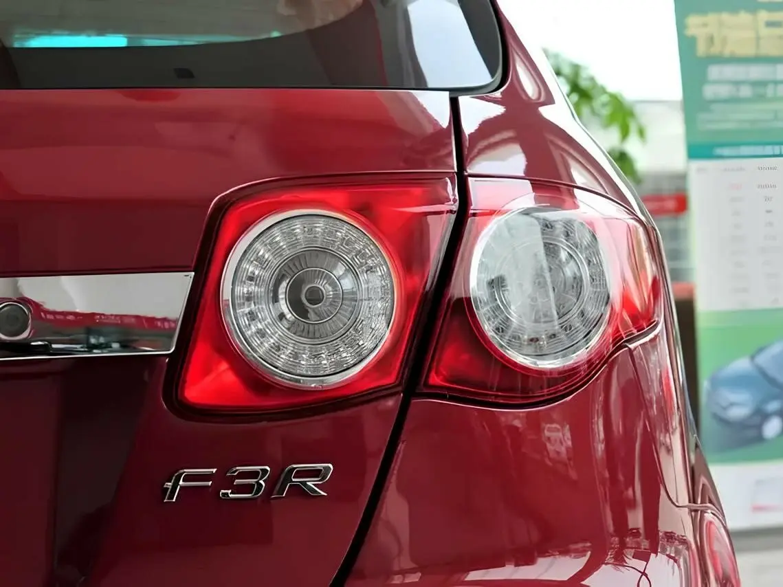 BYD F3 I Хэтчбек 5 дв. — сүрөт 8