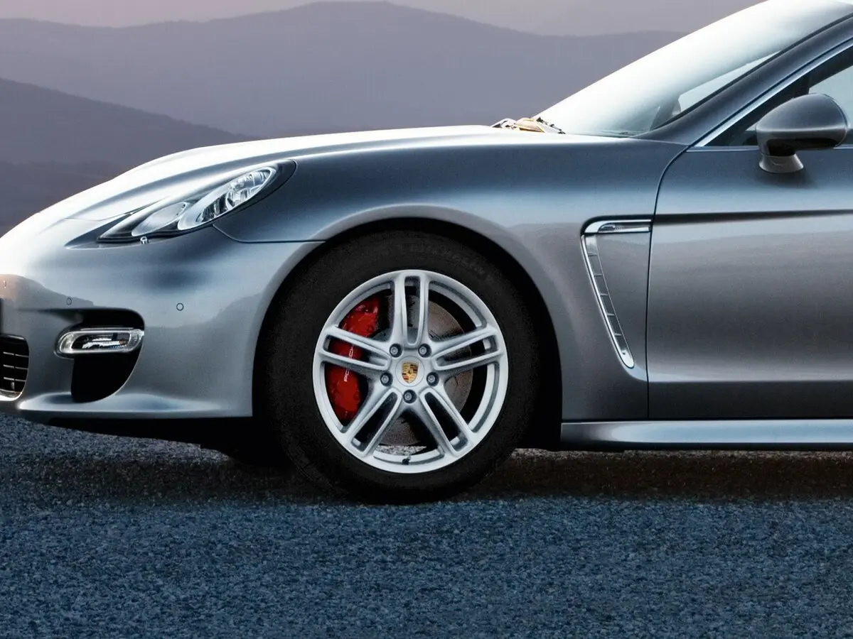 Porsche Panamera I Лифтбек — сүрөт 18