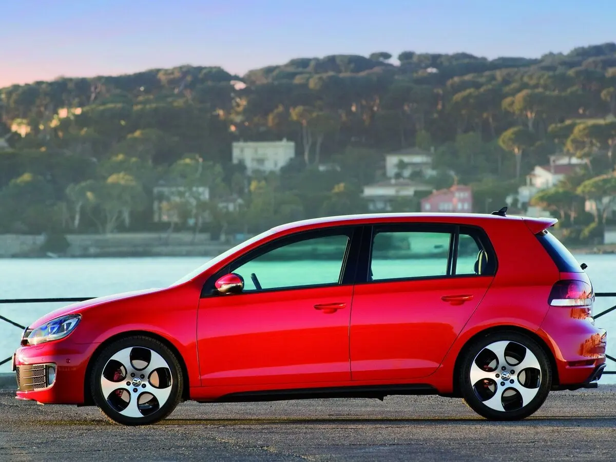 Volkswagen Golf GTI VI Хэтчбек 5 дв. — сүрөт 2