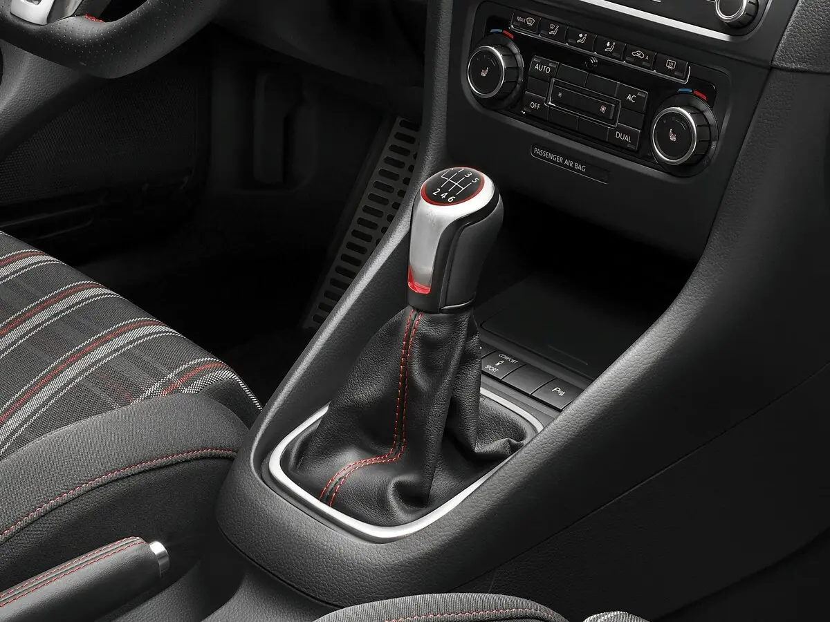 Volkswagen Golf GTI VI Хэтчбек 5 дв. — сүрөт 10