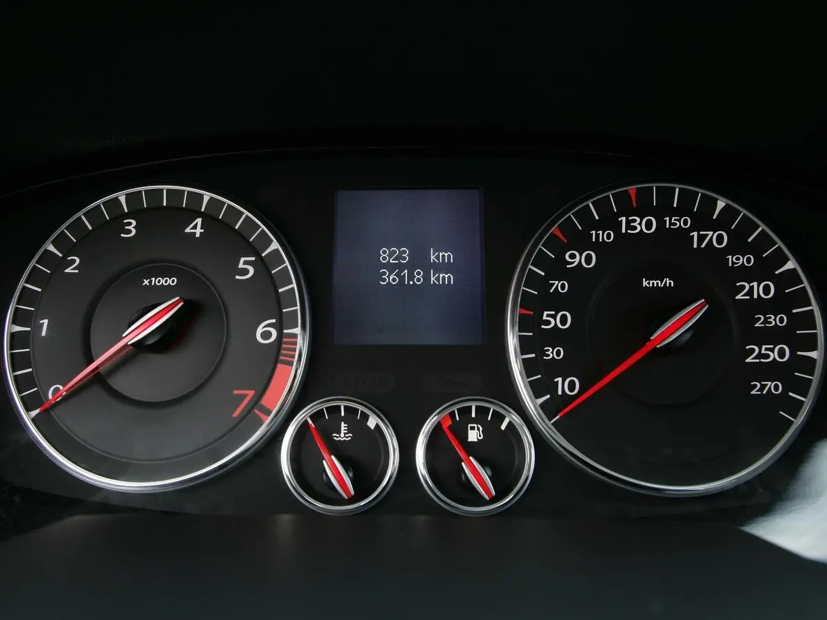 Renault Laguna III Купе — сүрөт 8