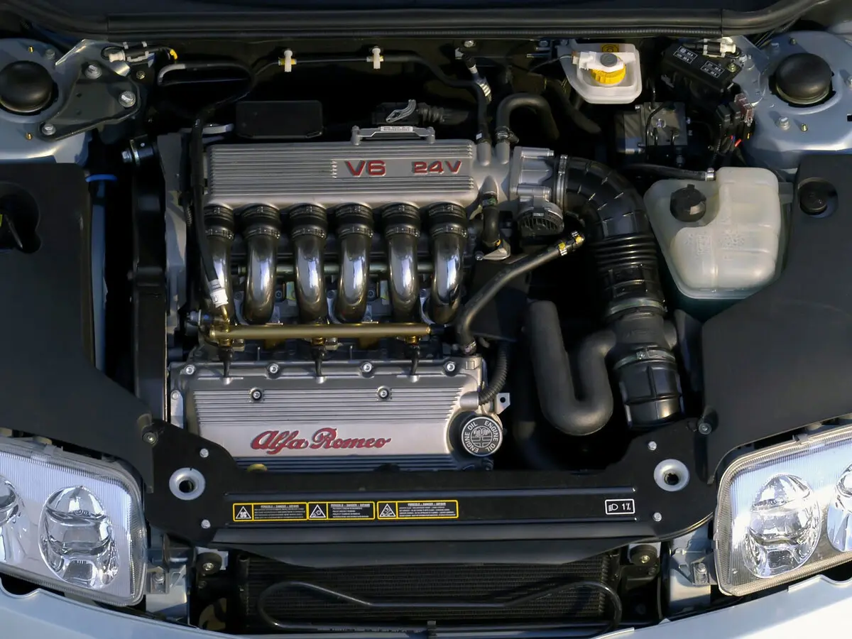 Alfa Romeo GTV 1995 – 2006 Купе — сүрөт 12