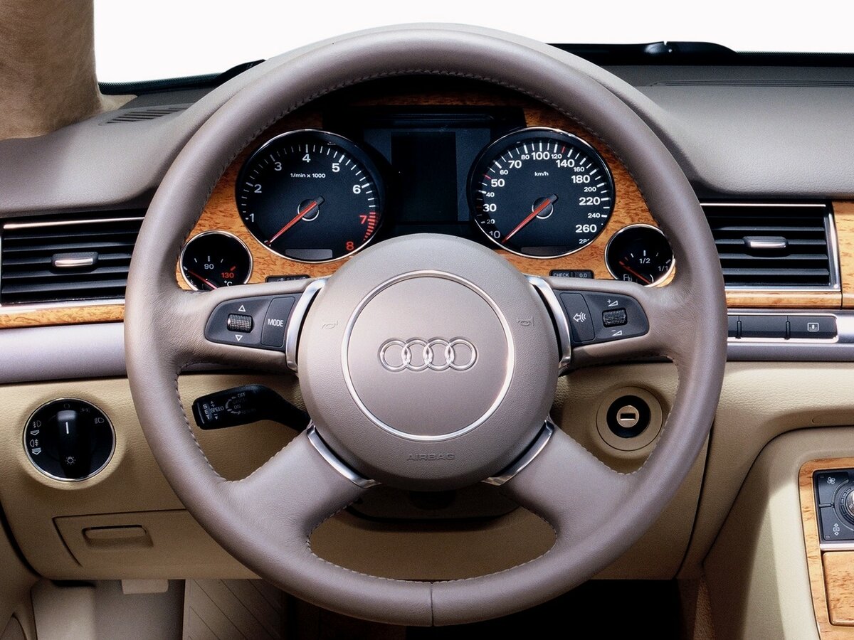 Audi A8 II (D3) Седан