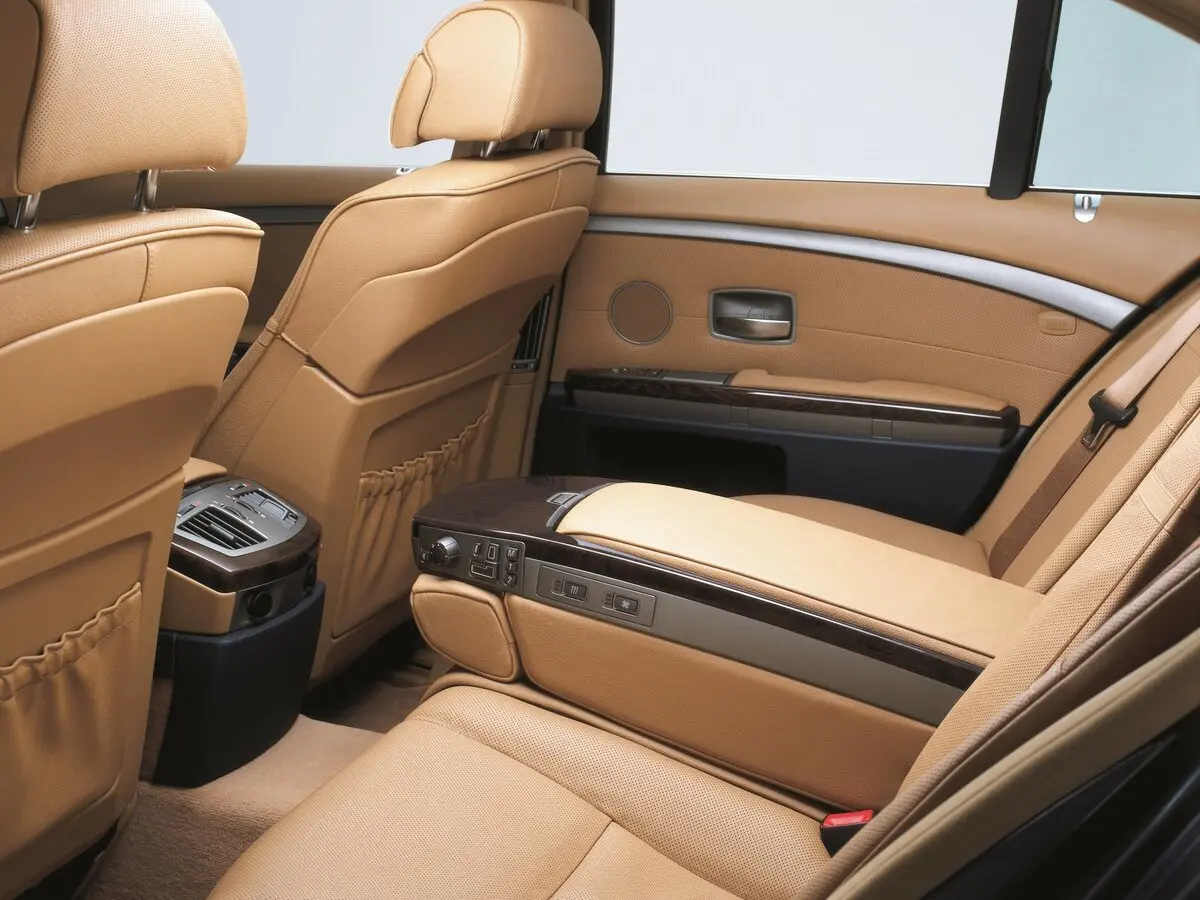 BMW 7 серии IV (E65/E66) Седан — сүрөт 11