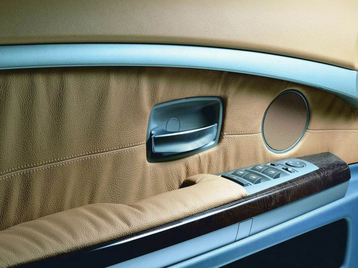 BMW 7 серии IV (E65/E66) Седан — сүрөт 12