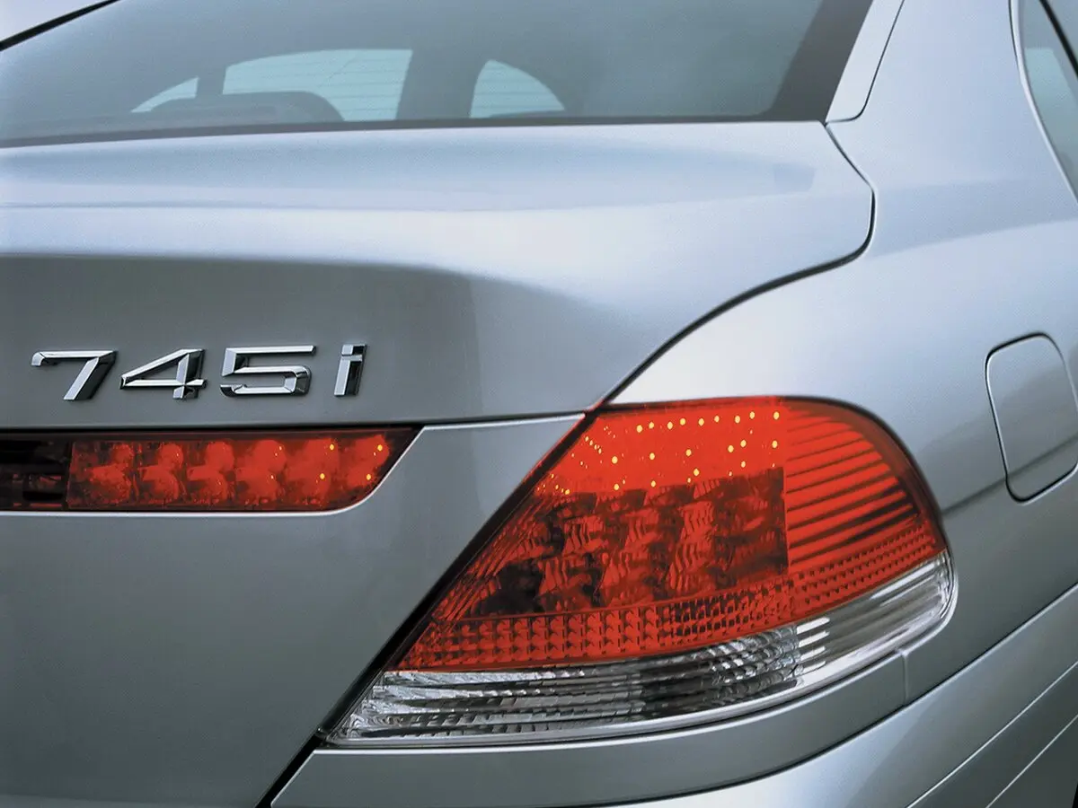 BMW 7 серии IV (E65/E66) Седан — сүрөт 16