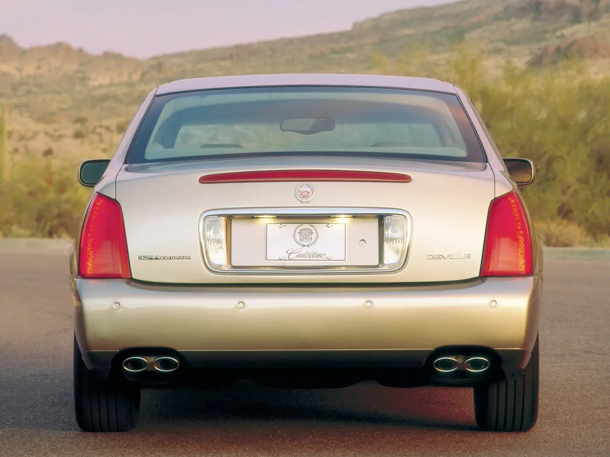 Cadillac DeVille VIII Седан — сүрөт 5