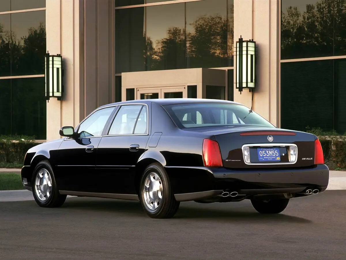 Cadillac DeVille VIII Седан — сүрөт 6