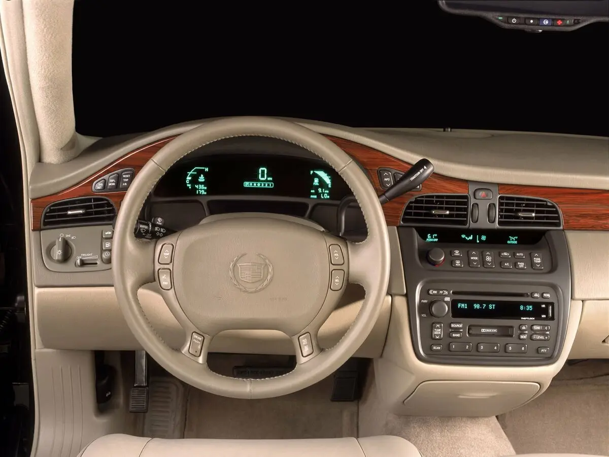 Cadillac DeVille VIII Седан — сүрөт 7