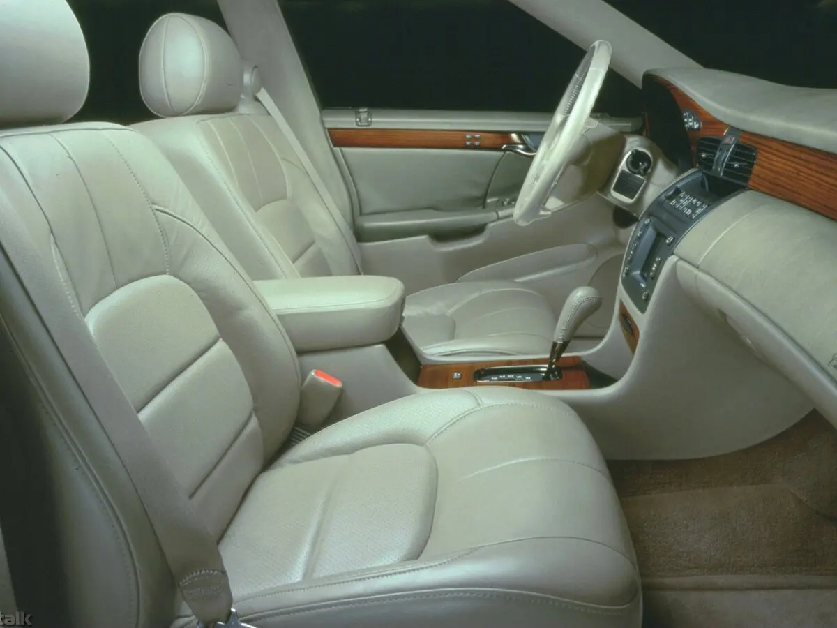 Cadillac DeVille VIII Седан — сүрөт 8