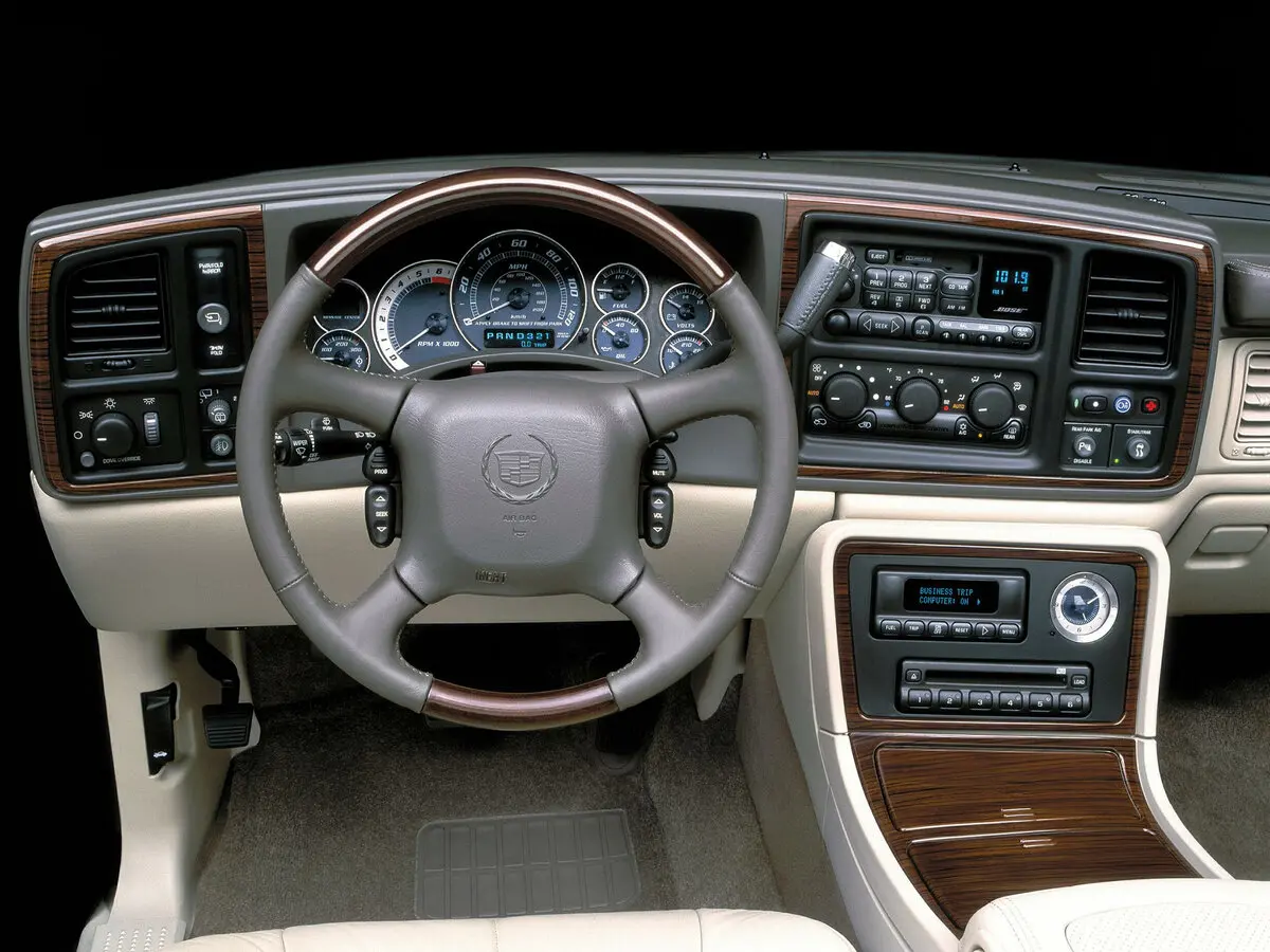 Cadillac Escalade II Внедорожник 5 дв. — photo 5