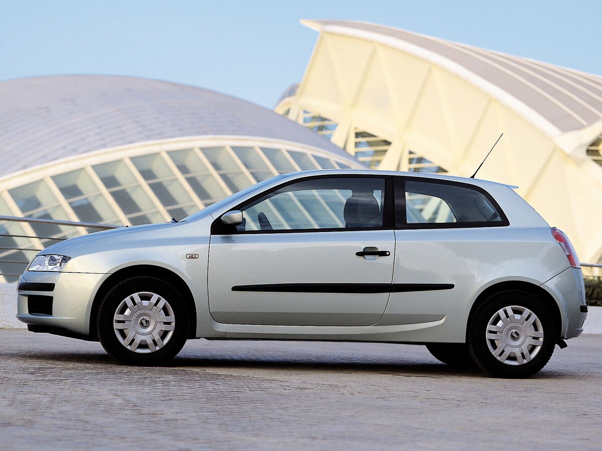 Fiat Stilo 2001 – 2007 Хэтчбек 3 дв. — фото 2