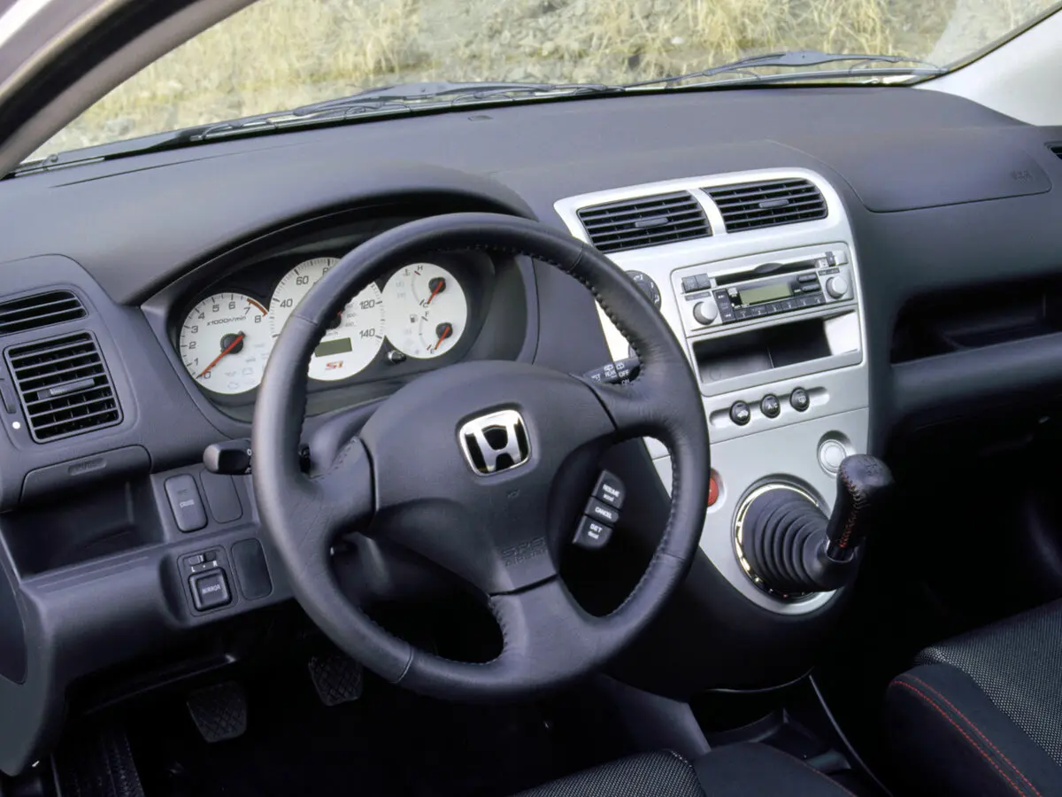 Honda Civic VII Хэтчбек 3 дв. — фото 6