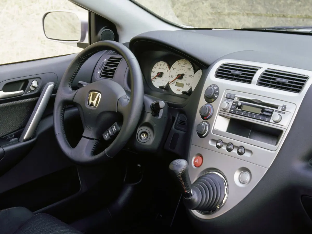 Honda Civic VII Хэтчбек 3 дв. — фото 7