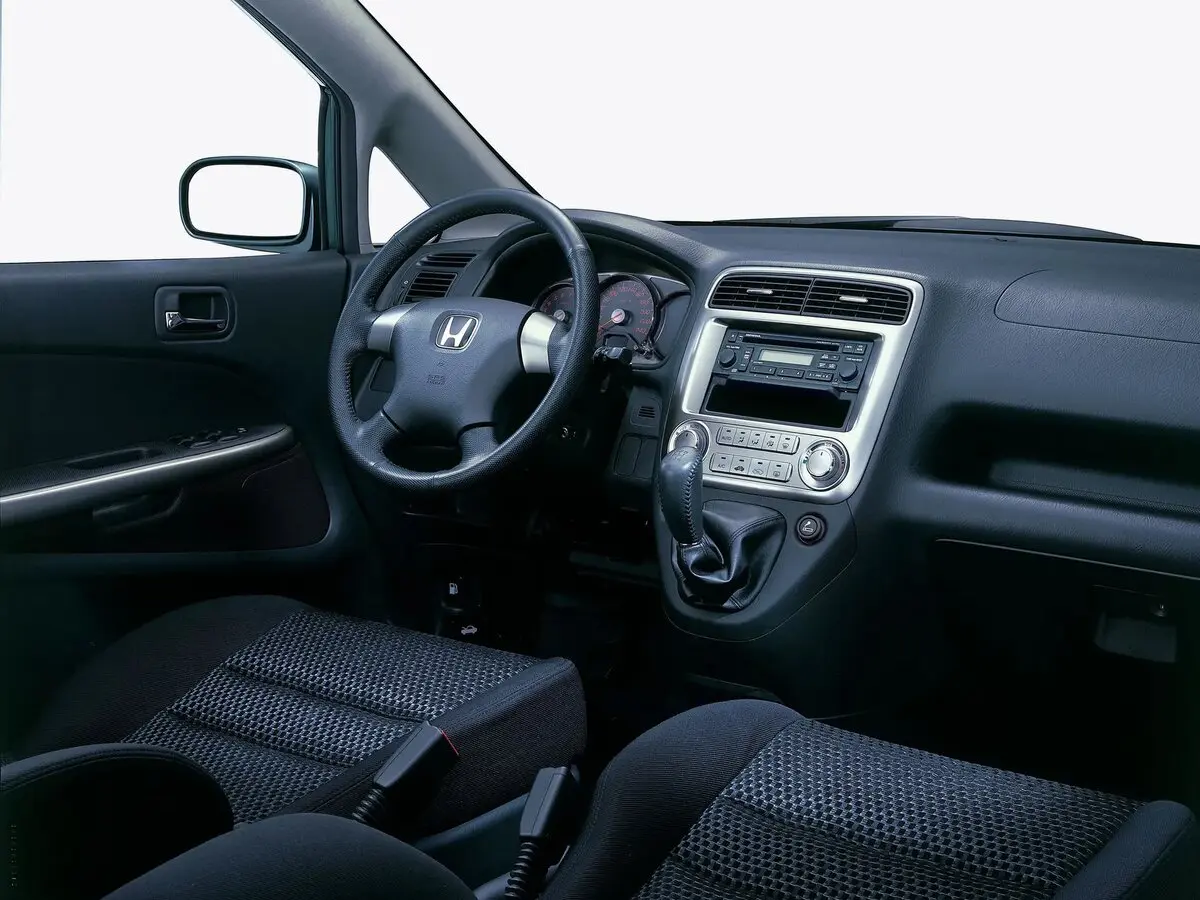 Honda Stream I Рестайлинг Компактвэн — фото 4