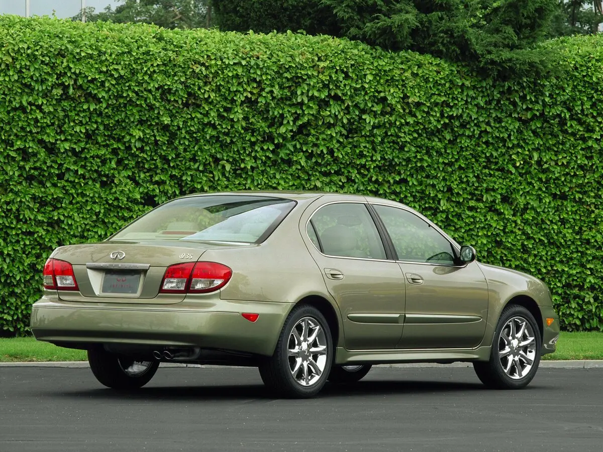 Infiniti I II Седан — 照片 2