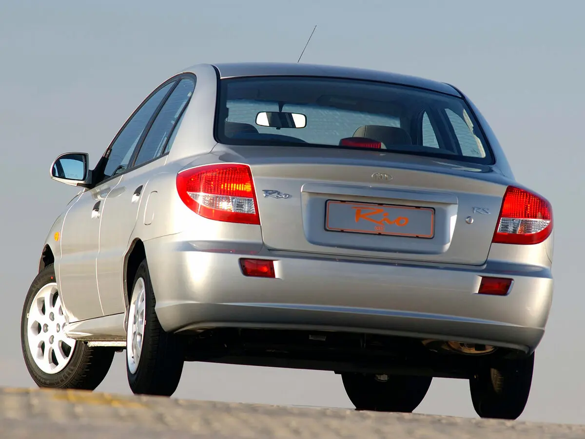 Kia Rio I Рестайлинг Седан — фото 3