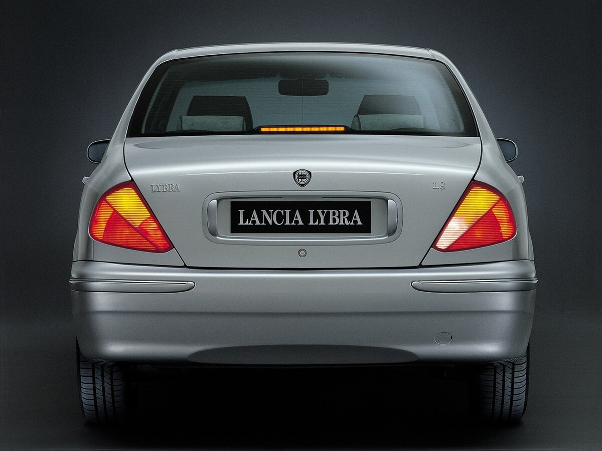 Lancia Lybra 1999 – 2006 Седан — фото 4