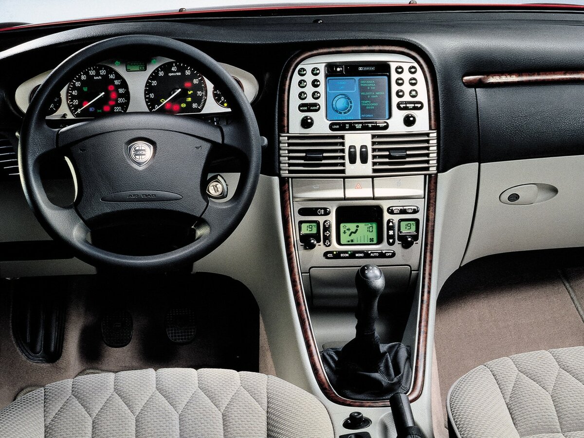 Lancia Lybra 1999 – 2006 Седан — фото 5