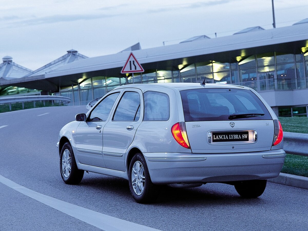 Lancia Lybra 1999 – 2006 Универсал 5 дв. — фото 4