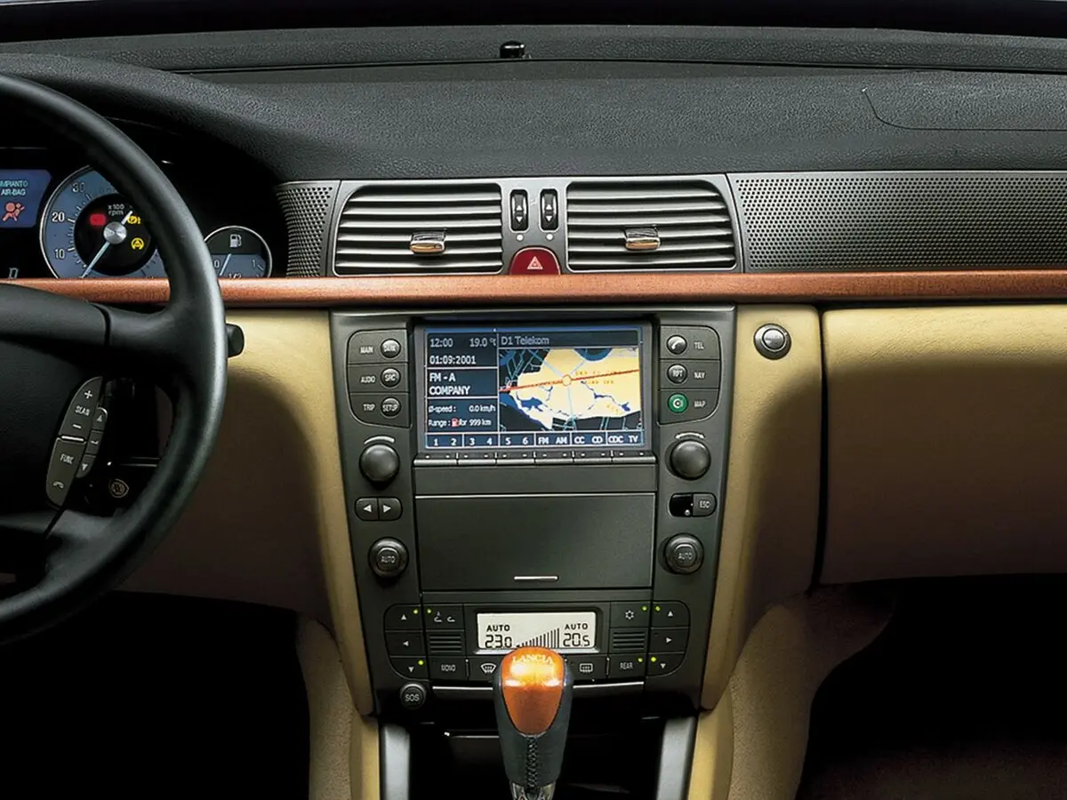 Lancia Thesis 2002 – 2009 Седан — photo 10
