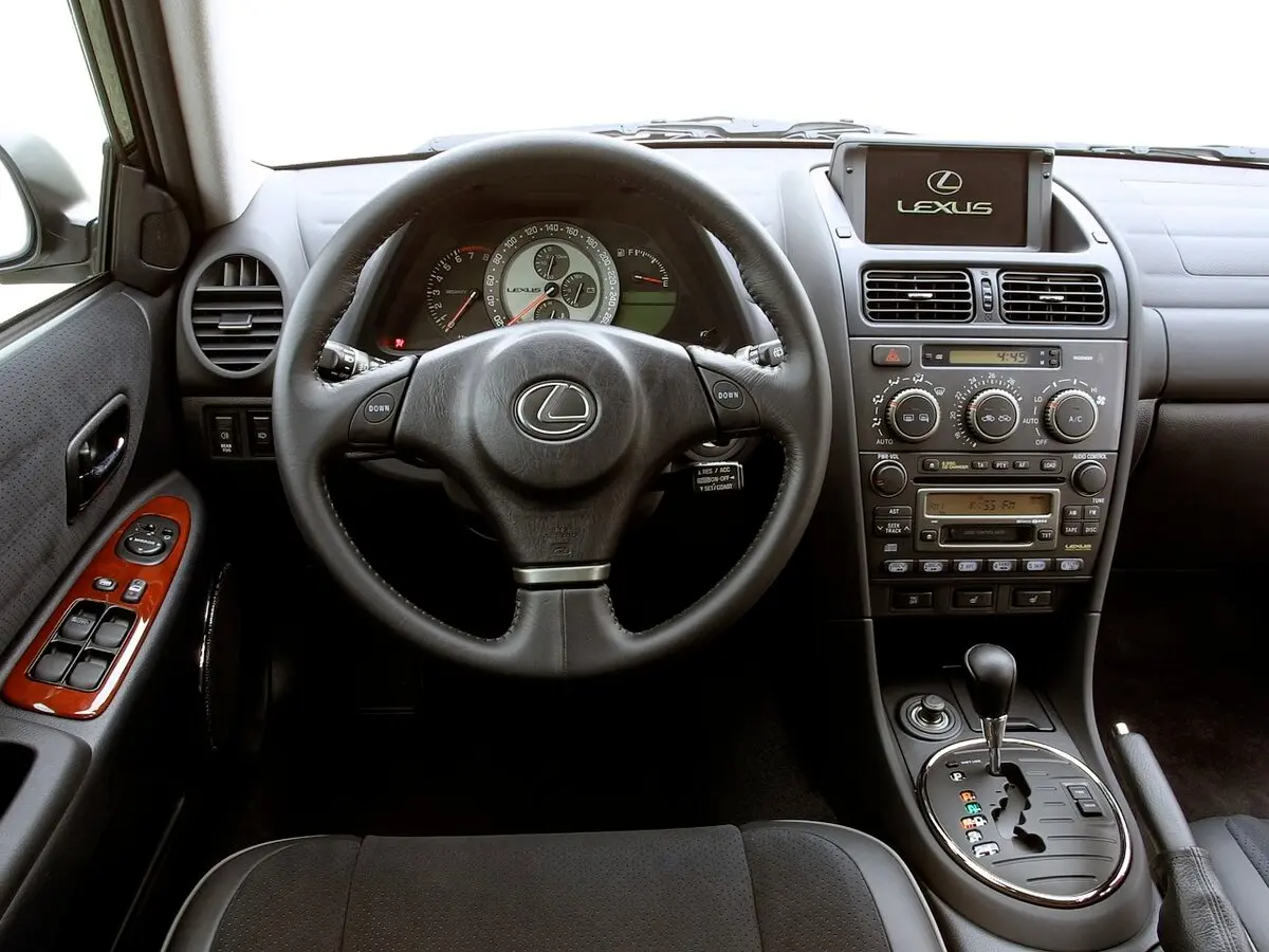 Lexus IS I Универсал 5 дв. — фото 5
