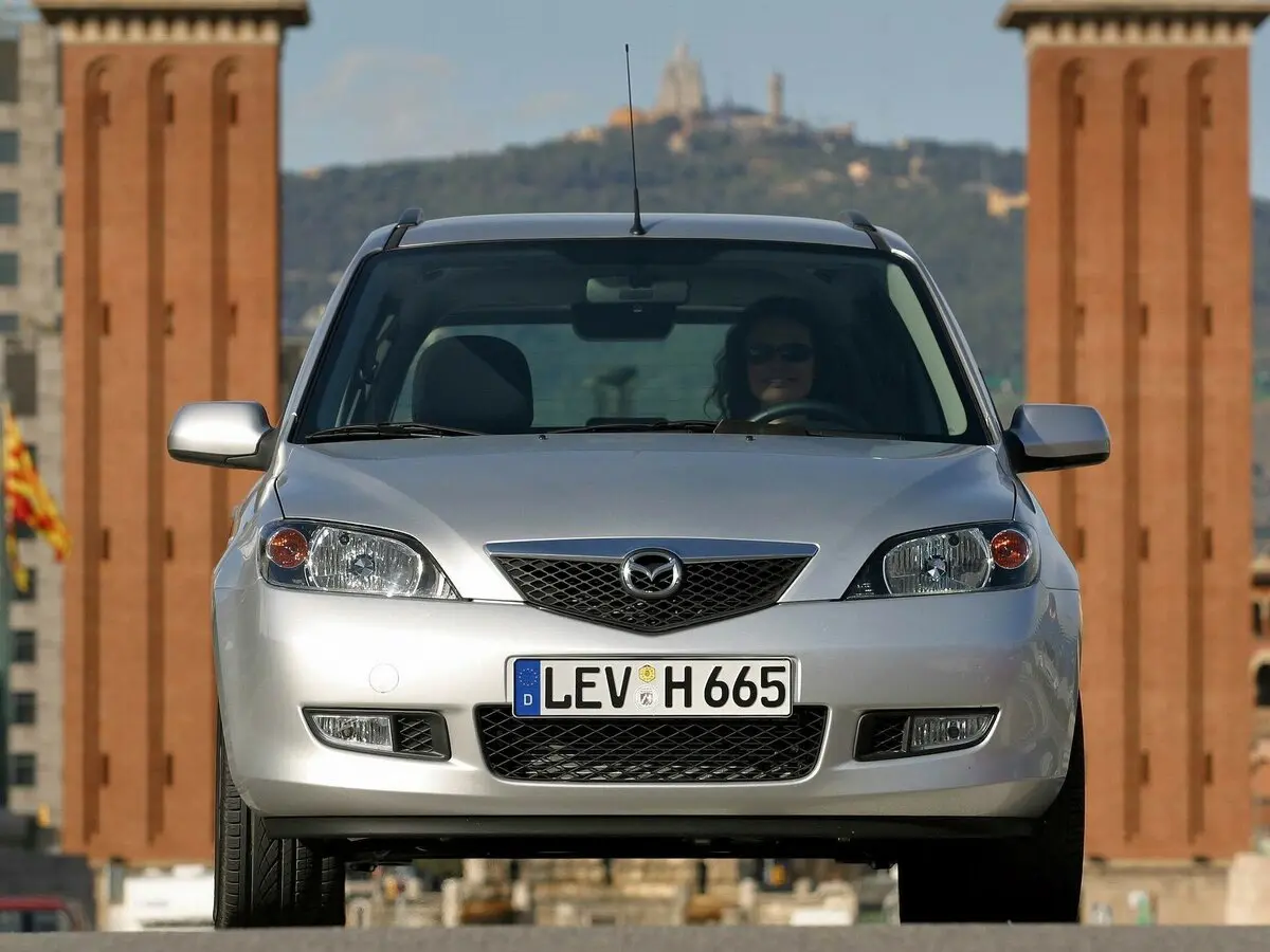 Mazda 2 I (DY) Хэтчбек 5 дв. — сүрөт 3