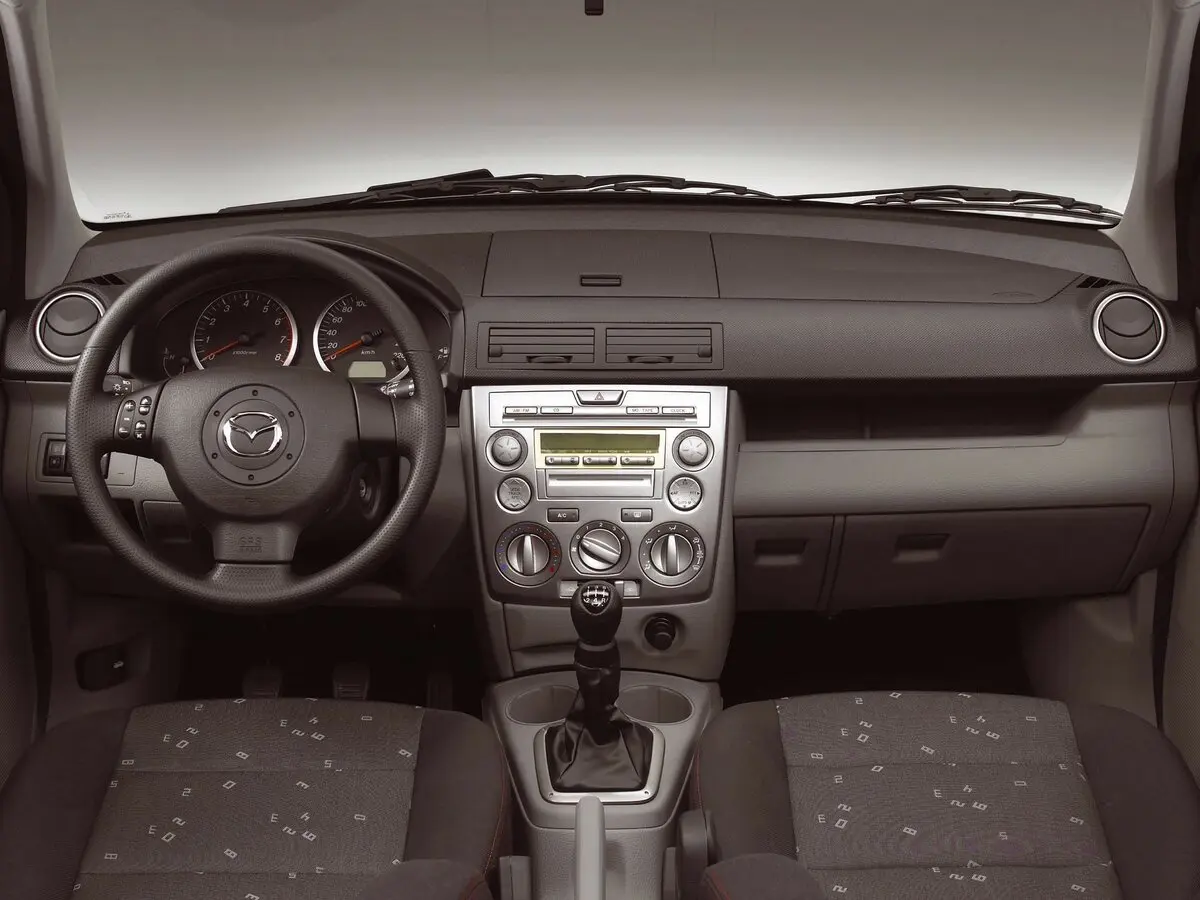 Mazda 2 I (DY) Хэтчбек 5 дв. — сүрөт 6