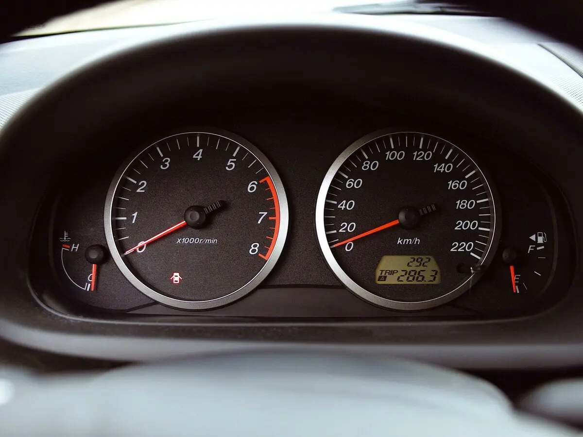 Mazda 2 I (DY) Хэтчбек 5 дв. — сүрөт 8