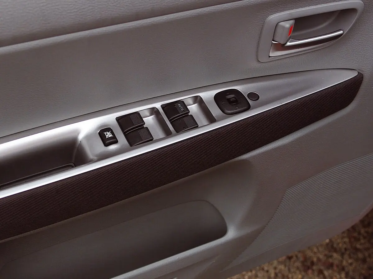 Mazda 2 I (DY) Хэтчбек 5 дв. — сүрөт 10