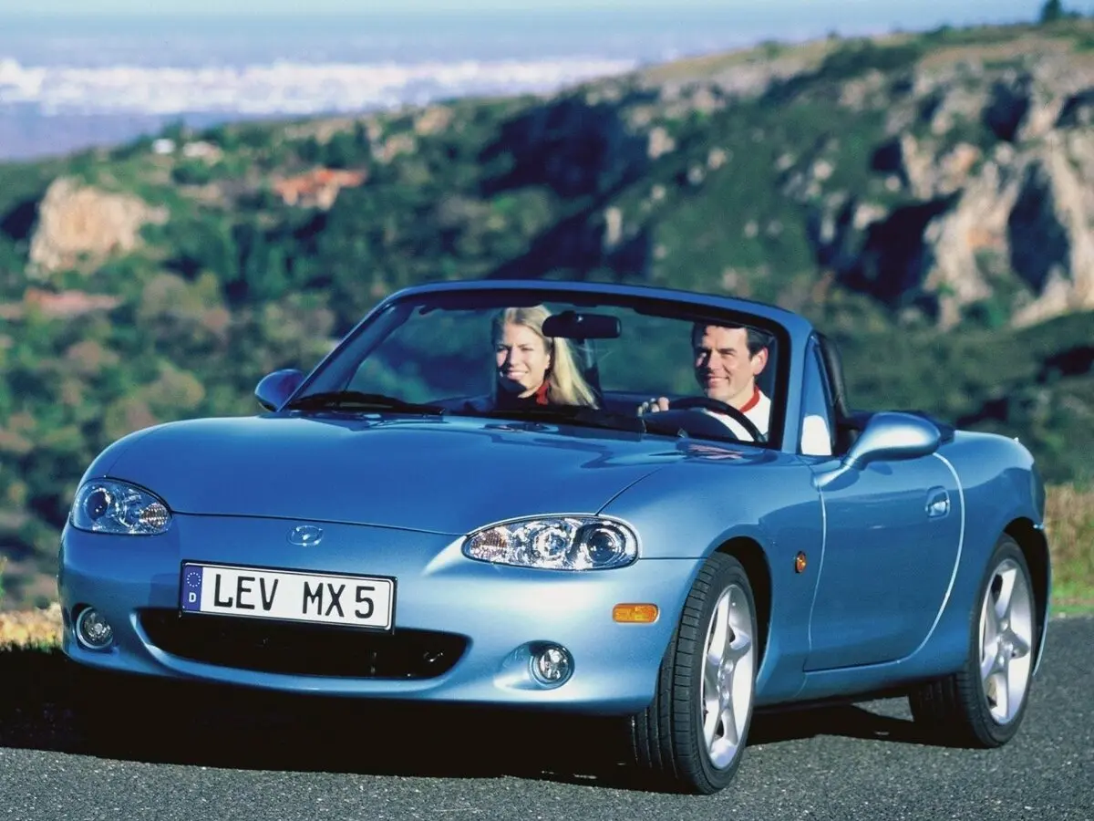 Mazda MX-5 II (NB) Рестайлинг Родстер — 照片 3