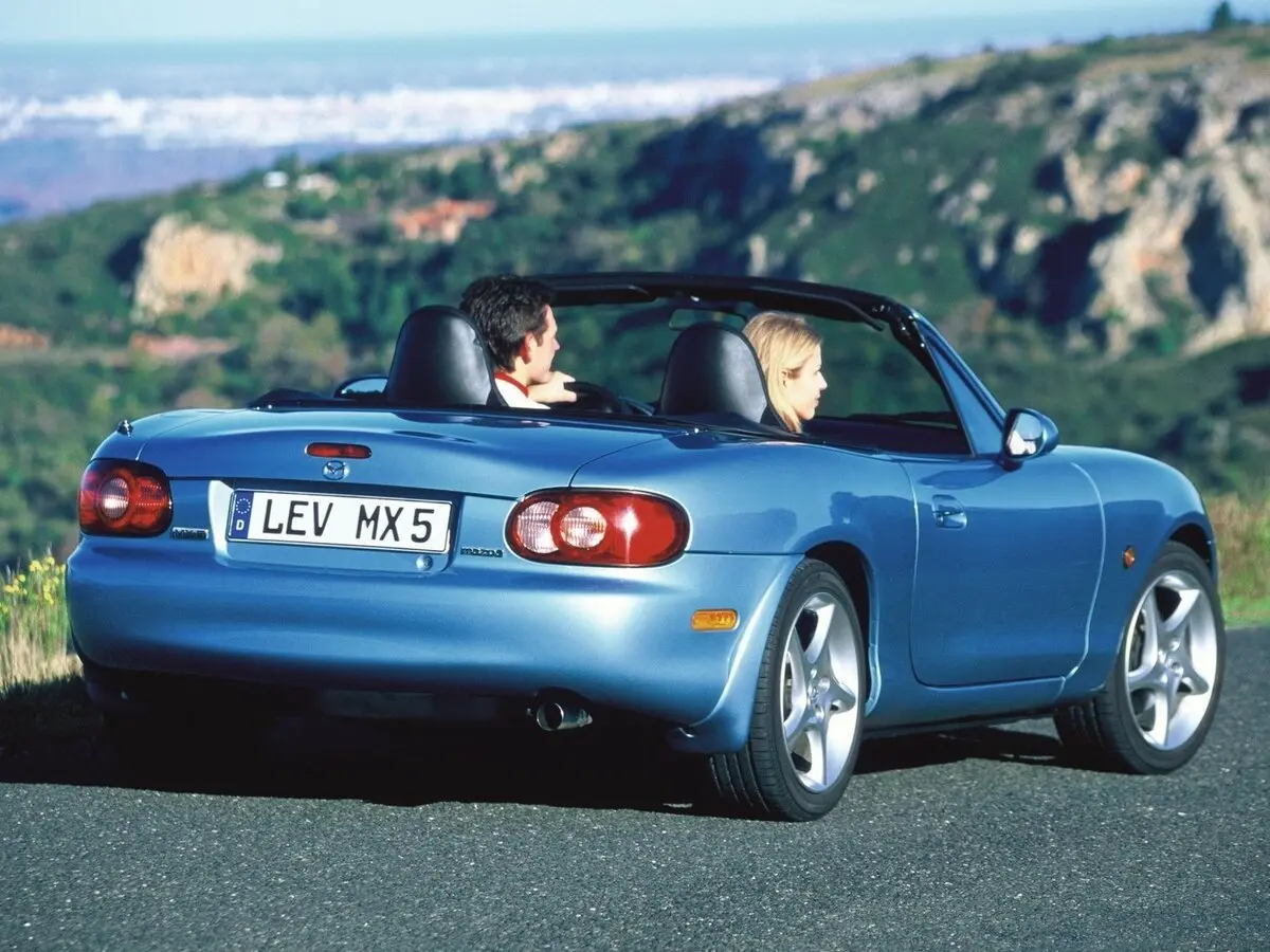 Mazda MX-5 II (NB) Рестайлинг Родстер — 照片 4