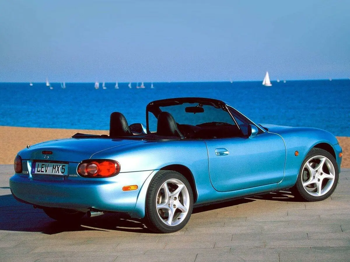 Mazda MX-5 II (NB) Рестайлинг Родстер — 照片 5