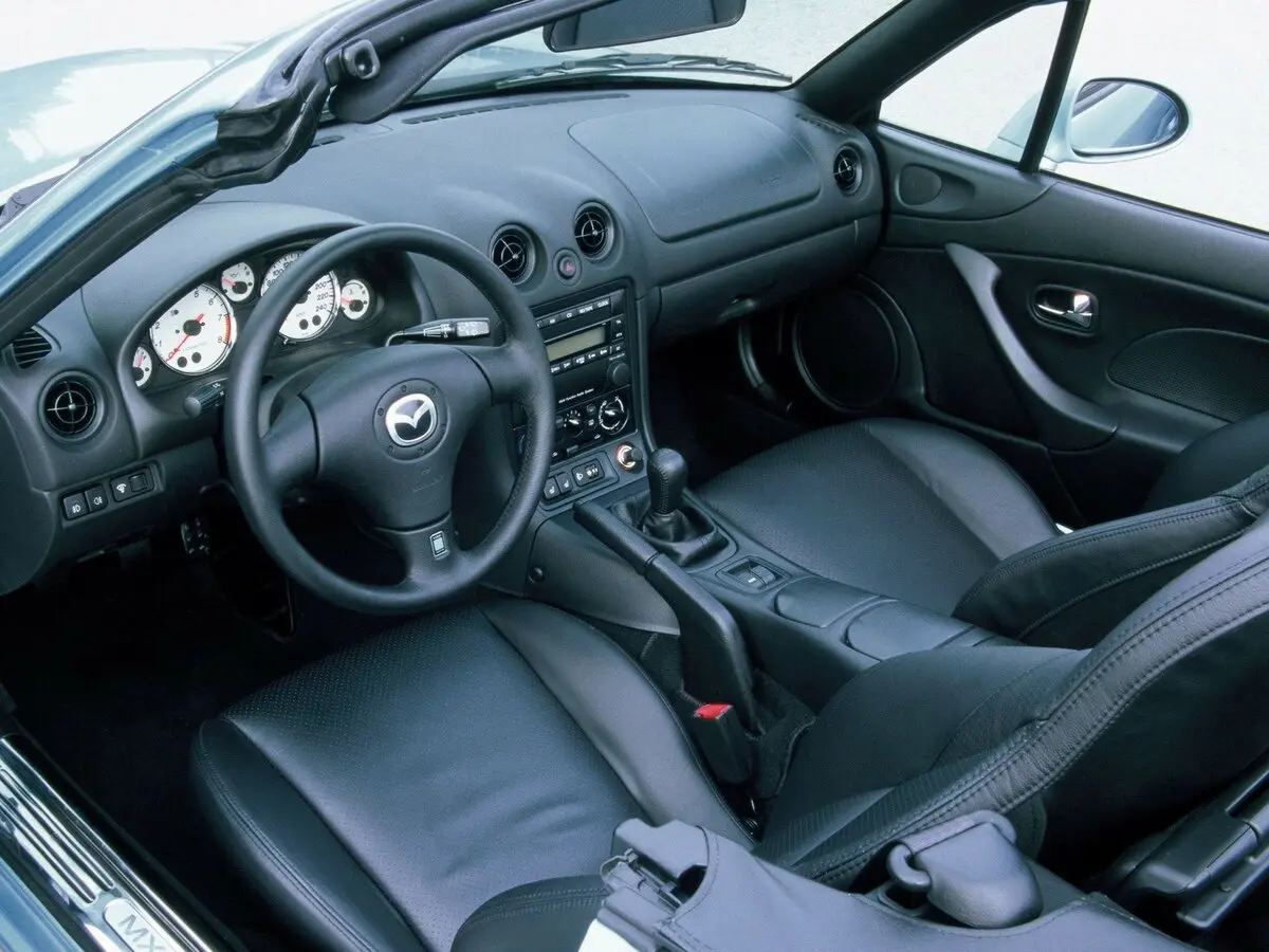 Mazda MX-5 II (NB) Рестайлинг Родстер — 照片 8