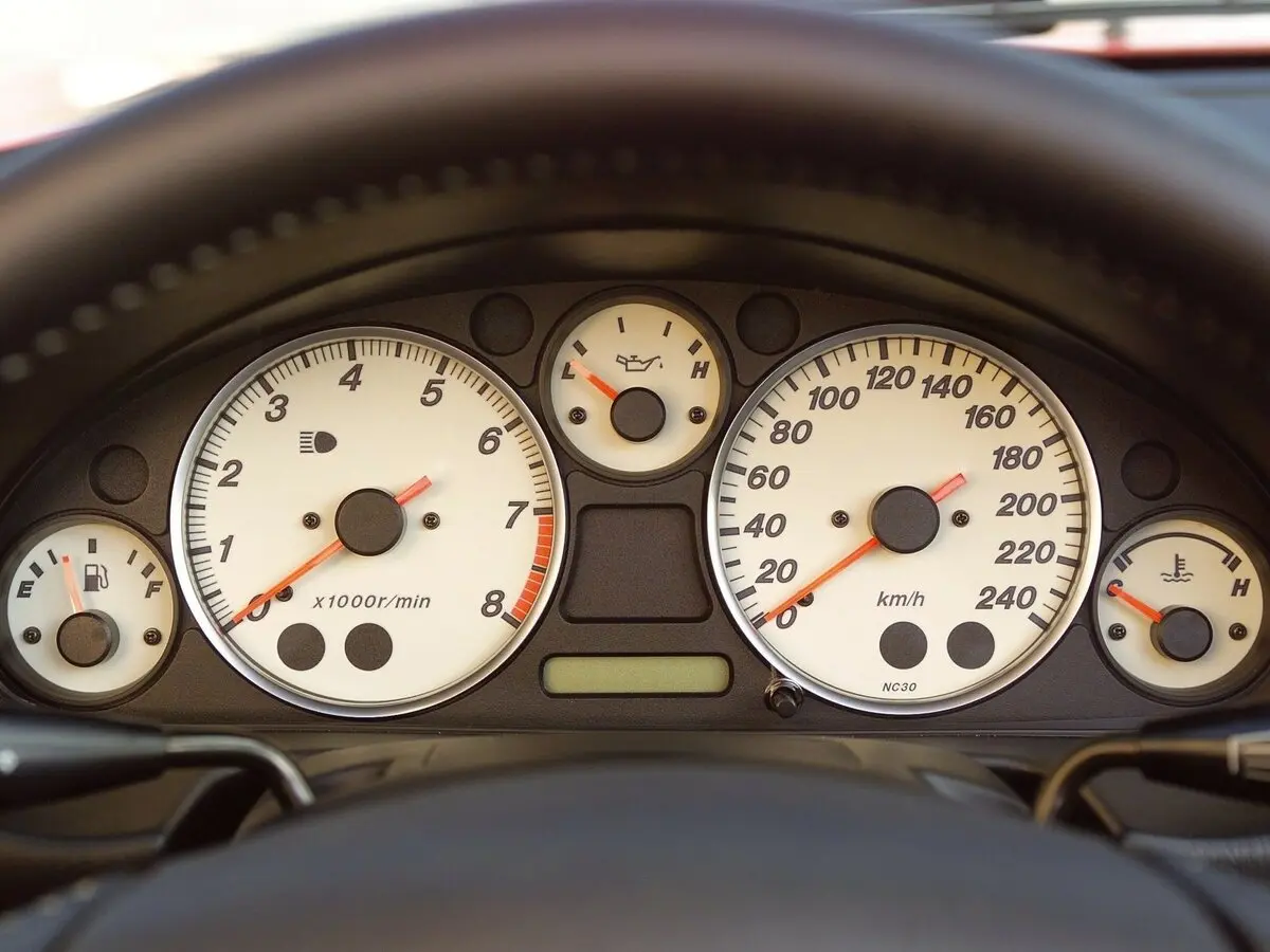 Mazda MX-5 II (NB) Рестайлинг Родстер — 照片 9