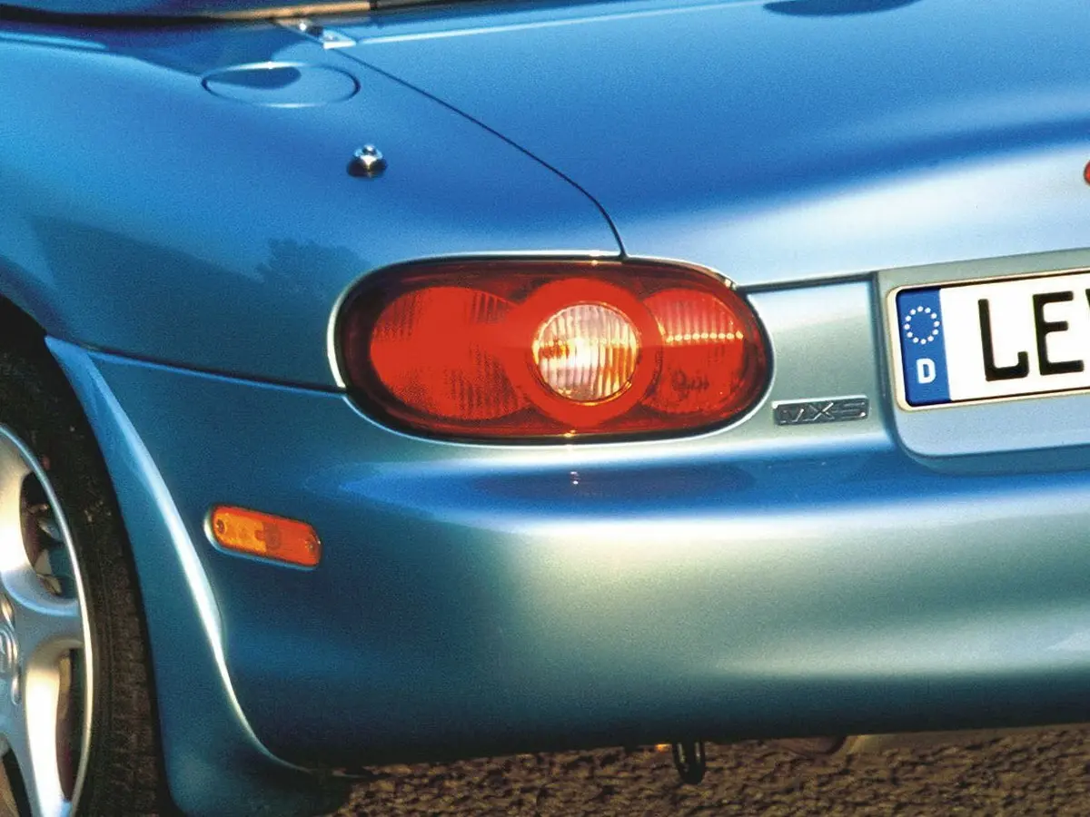 Mazda MX-5 II (NB) Рестайлинг Родстер — 照片 13