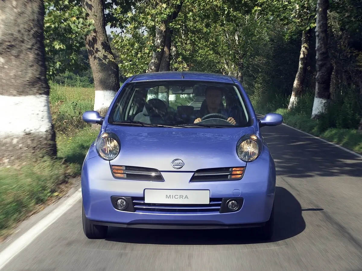 Nissan Micra III (K12) Хэтчбек 3 дв. — сүрөт 3