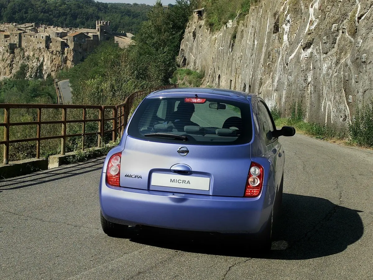 Nissan Micra III (K12) Хэтчбек 3 дв. — сүрөт 4