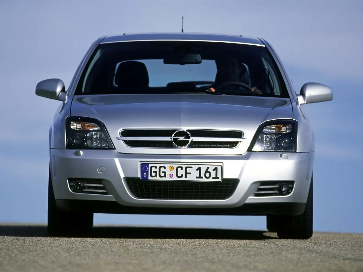 Opel Vectra C Лифтбек — фото 3
