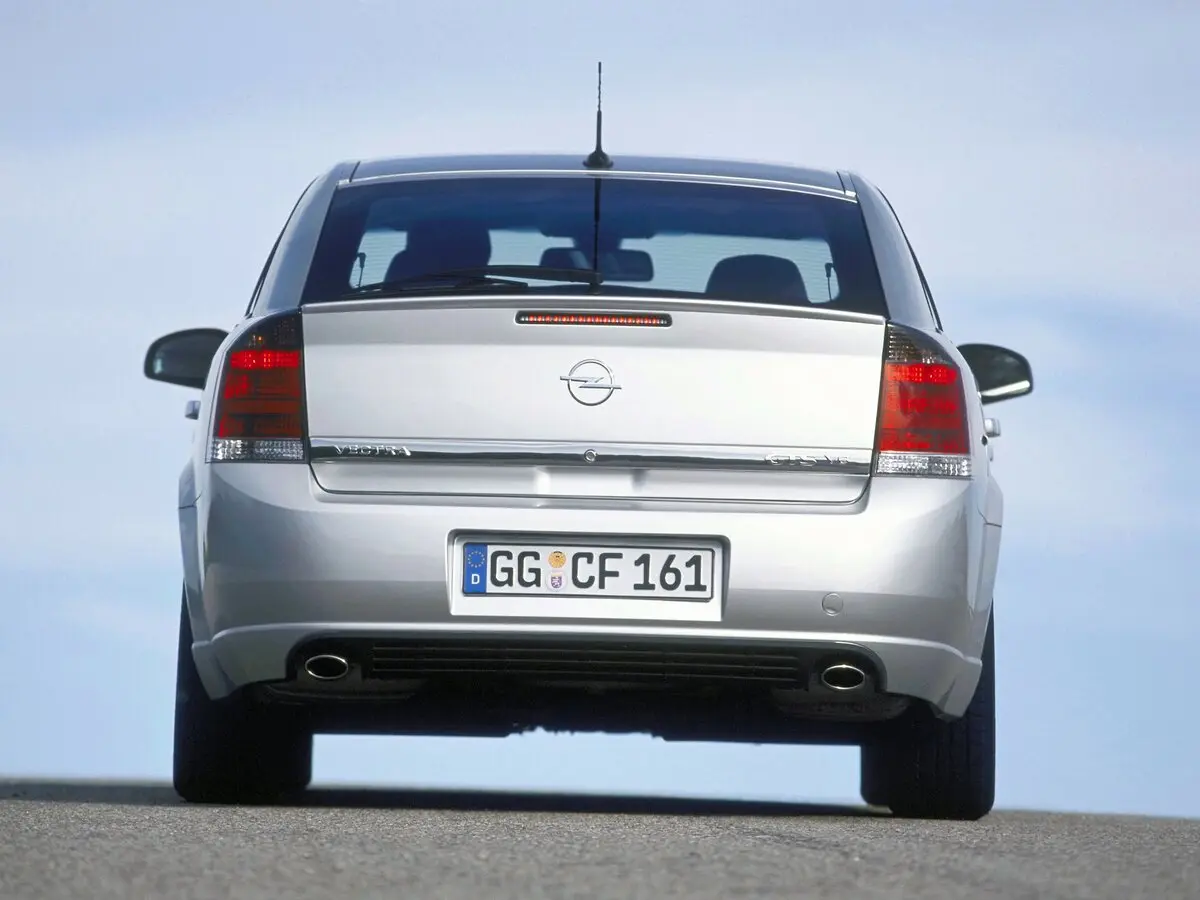 Opel Vectra C Лифтбек — фото 4