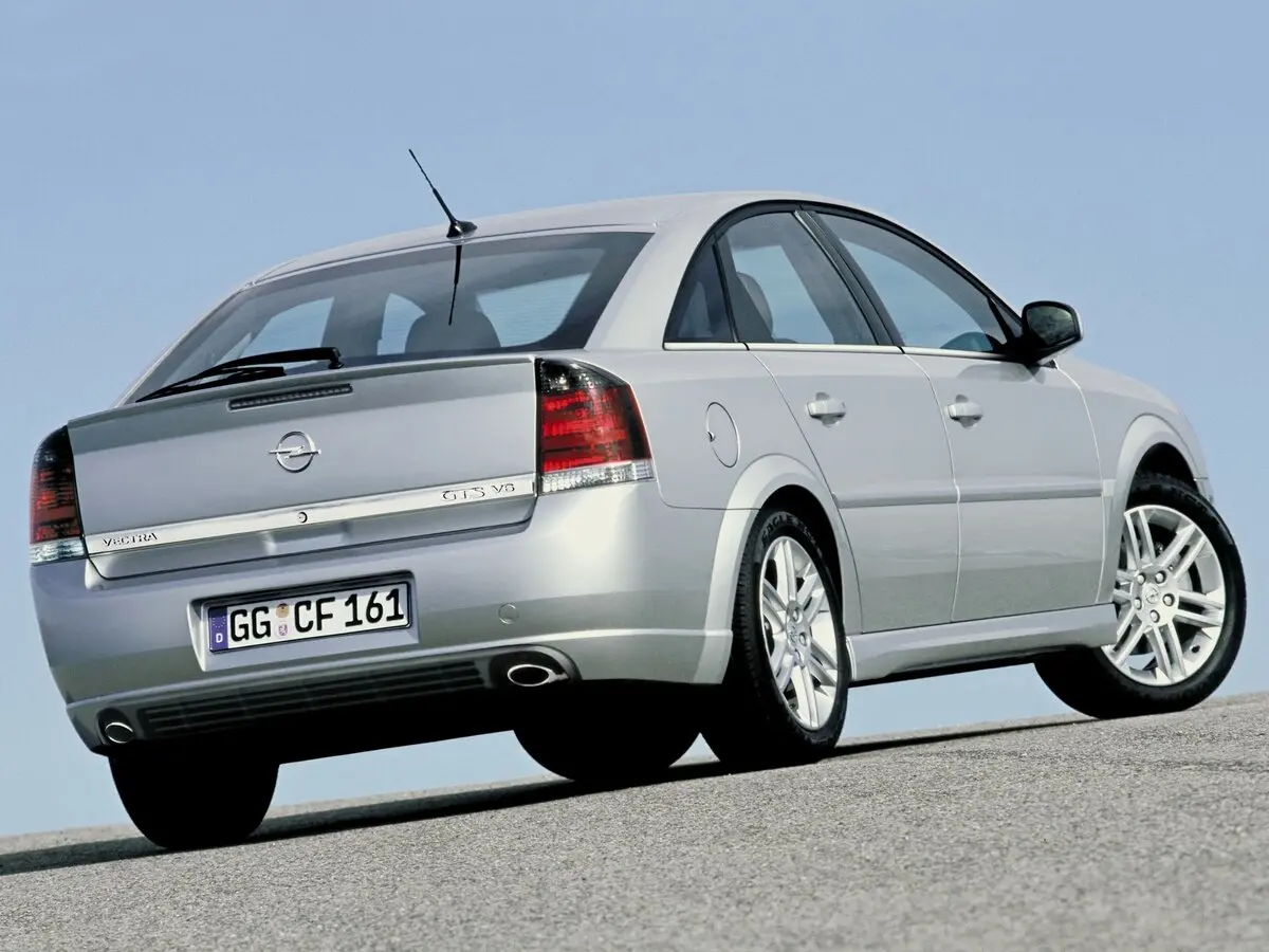 Opel Vectra C Лифтбек — фото 5