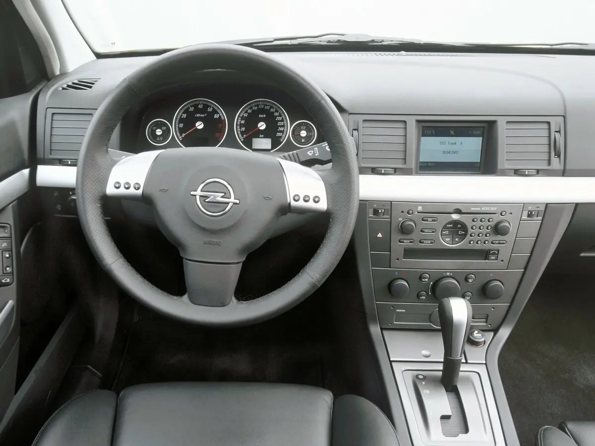 Opel Vectra C Лифтбек — фото 6
