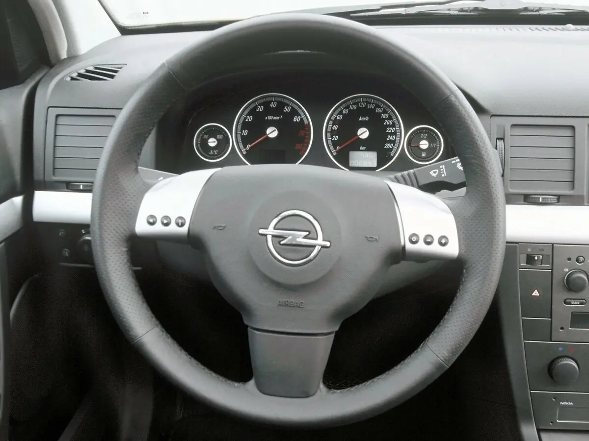 Opel Vectra C Лифтбек — фото 8