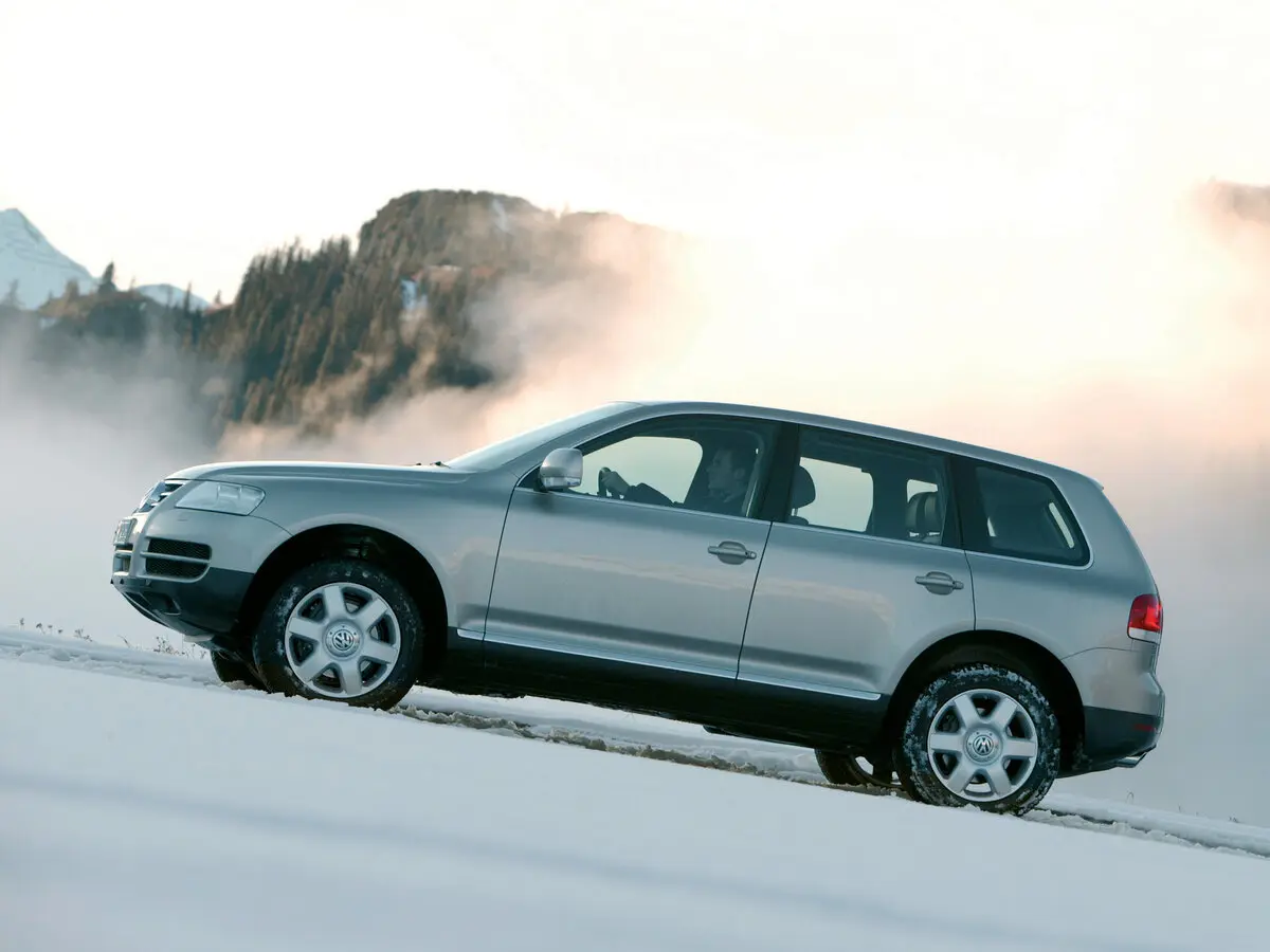 Volkswagen Touareg I Внедорожник 5 дв. — 照片 2