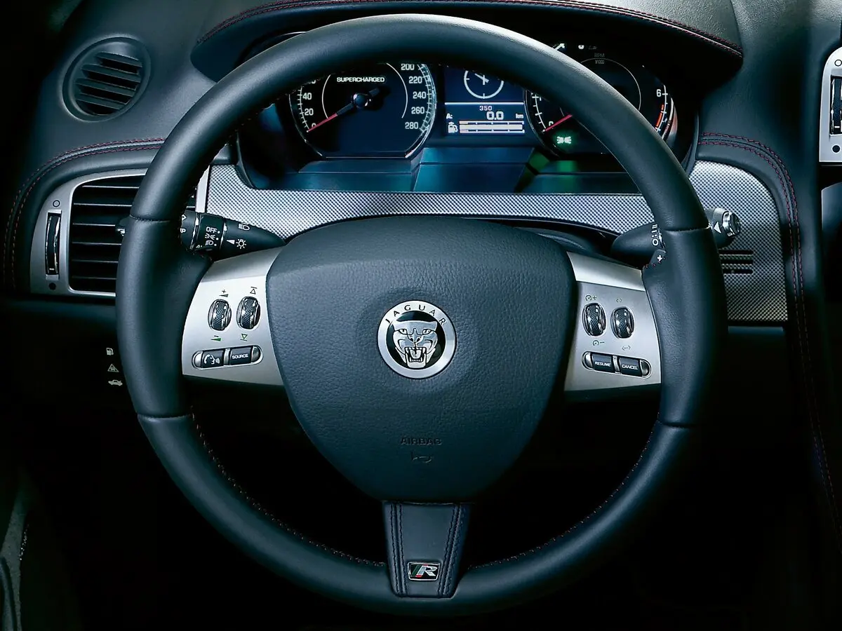 Jaguar XKR II Рестайлинг 1 Купе — сүрөт 9