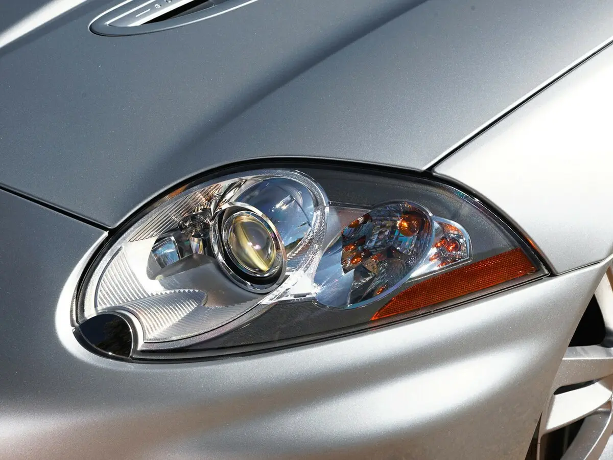 Jaguar XKR II Рестайлинг 1 Купе — сүрөт 12